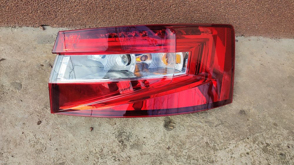 Lampa stop Dr Skoda Superb 3 Sedan