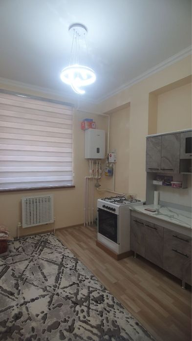 Sergili Quruvchida joylashgan  1 xonali uy Qizlarga beriladi 350$ ga