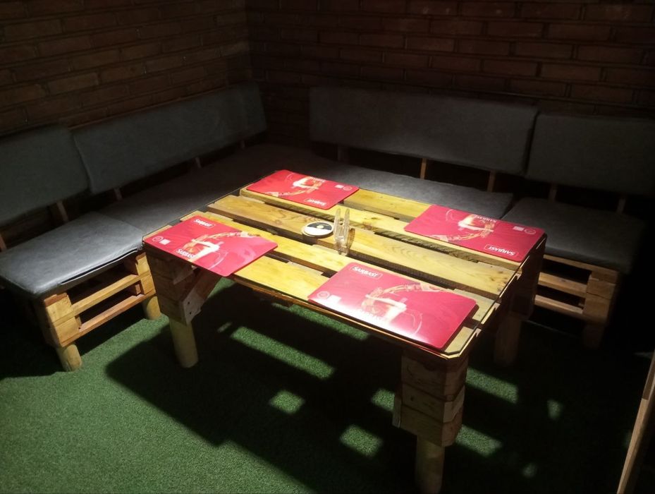 Продаются столы,для бара 6 столов ,в комплекте