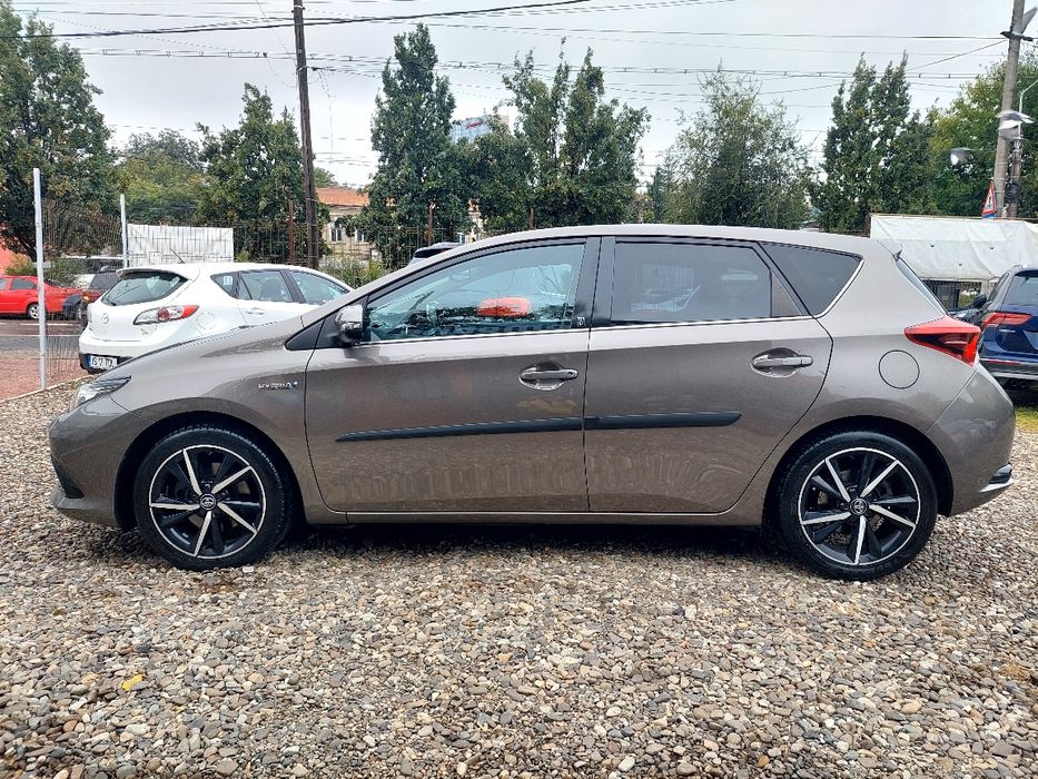 Toyota Auris Team D 1.8 Business Hybrid Automatic 136 cp Euro 6 167.000 km