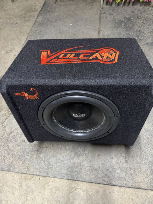 Саабуфер в машину