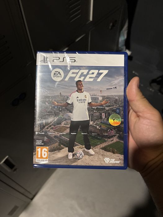 Vand FC 27 nou , sigilat