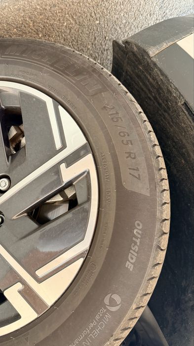 MICHELIN Prumacy 4 215/65/17 DOT 1625