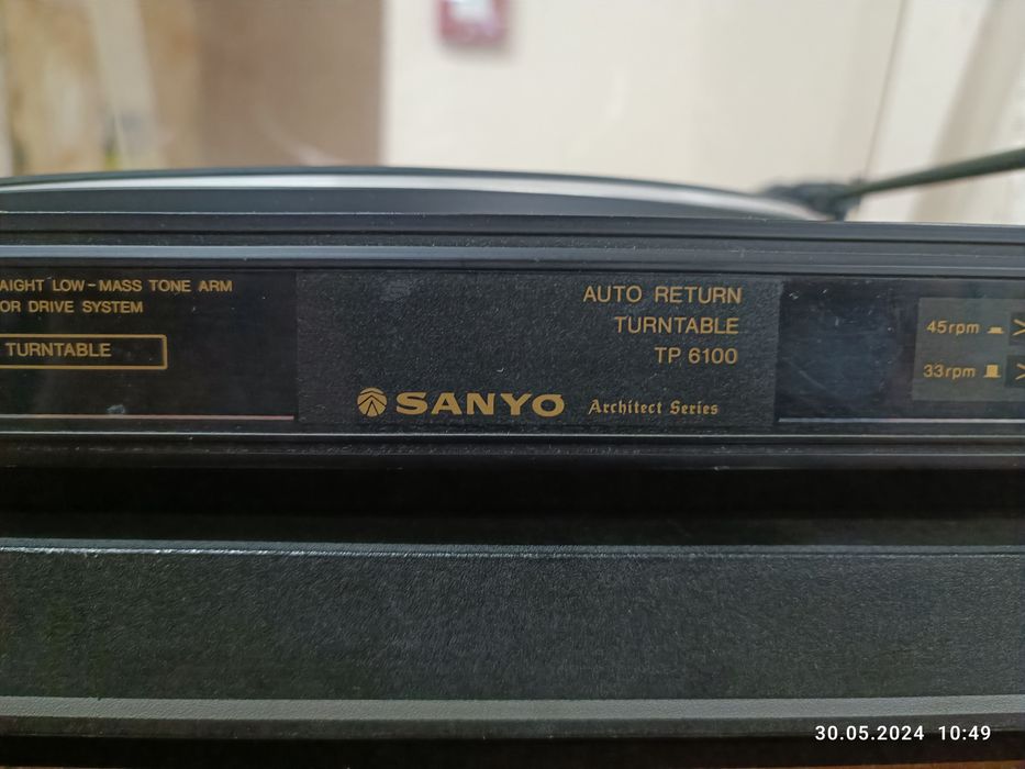 Проигрыватель виниловых дисков Sanyo