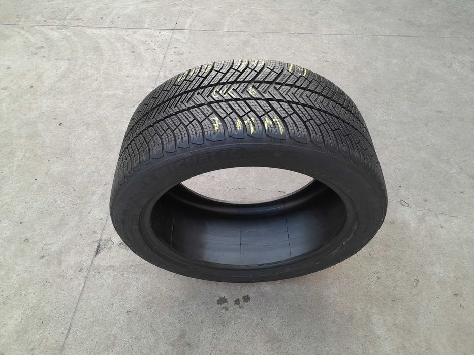 O anvelopa de iarna 265 40 19 michelin pilot alpin PA4 profil 7 mm