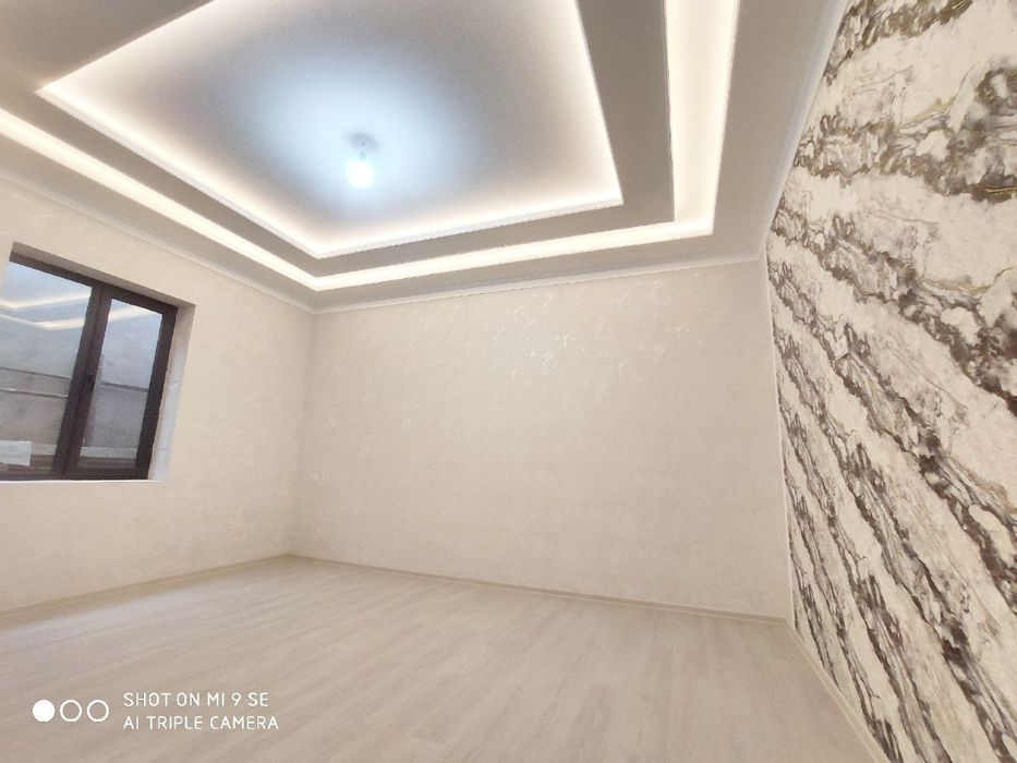 Uchastka sotiladi 2 sotix 8 ta xona