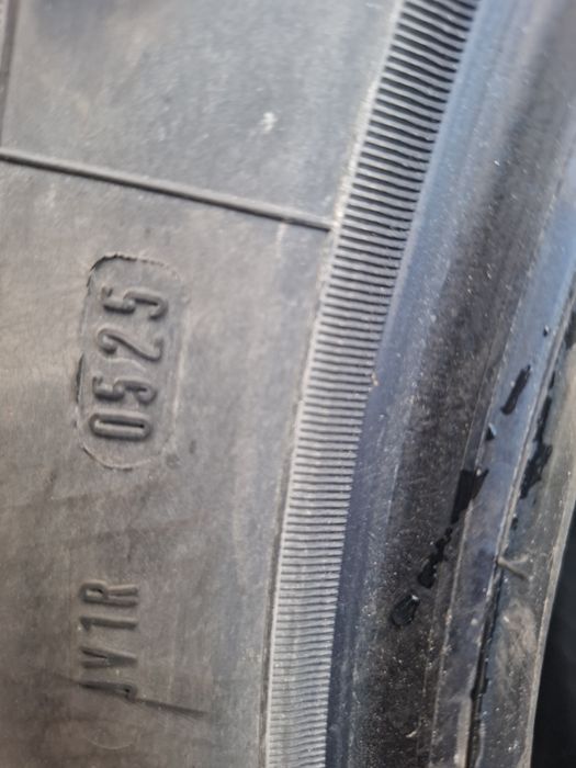255 65 18 4броя зимни дот0525 Goodyear цената е за 1бр