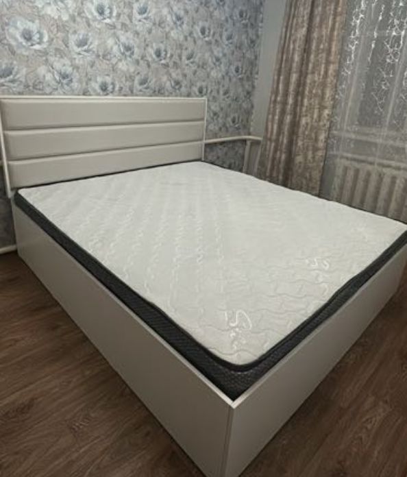 Продам двухспальную кровать