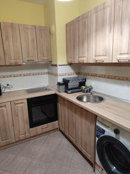 Двустаен апартамент в ж.к. Гоце Делчев.