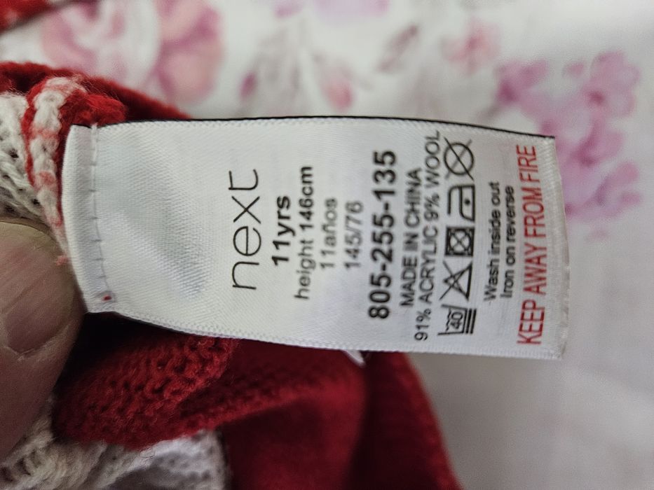 Свитер, безрукавка, по 2000.