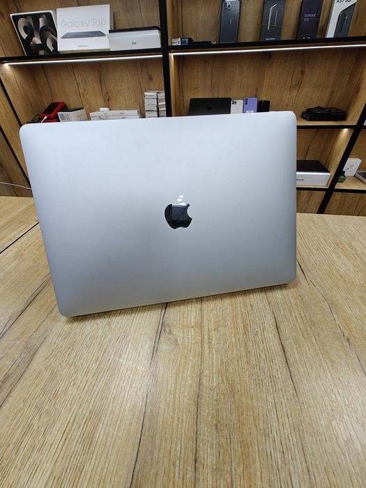 MacBook Air 13 M1 Chip Silver 8/256гб