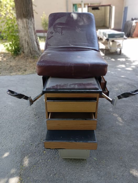 Срочно Стол массажный и для осмотра акушера гинеколога