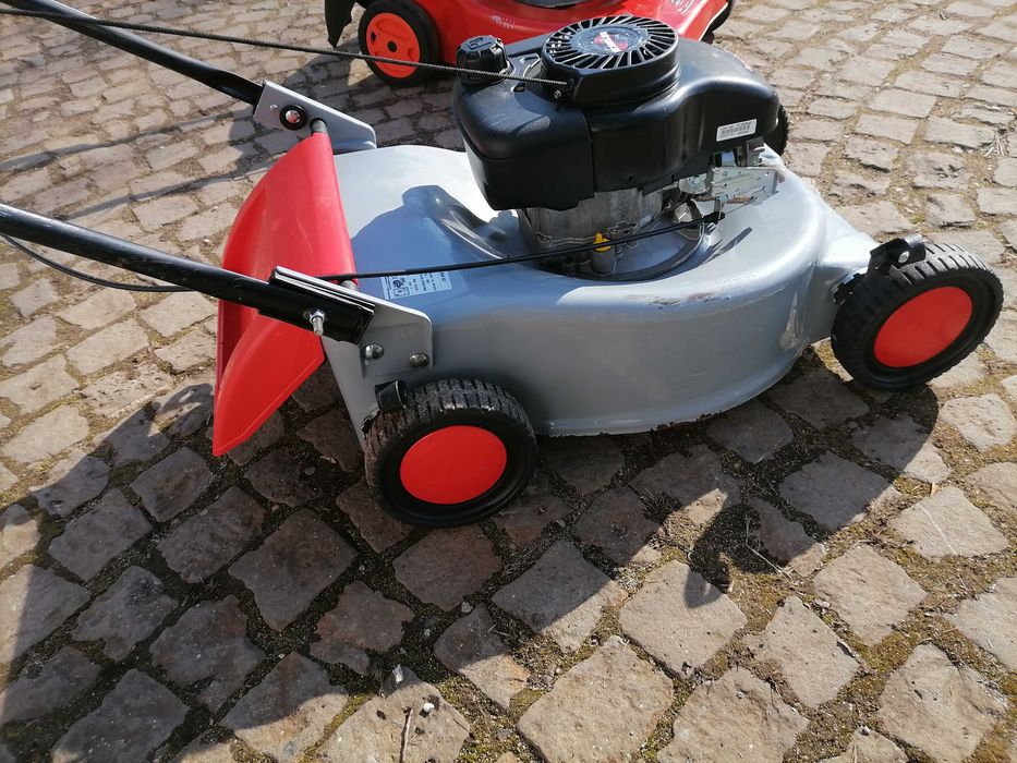 Бензинова косачка