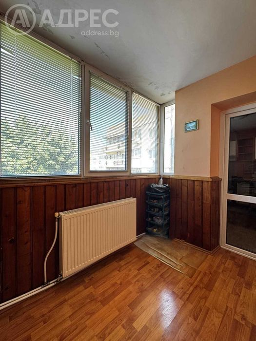 Тристаен апартамент, Дружба 3, 102 кв.м., ет. 5/6, с подобрения