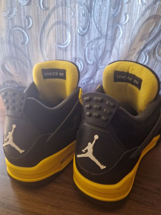 Jordan 4 yellow thunder