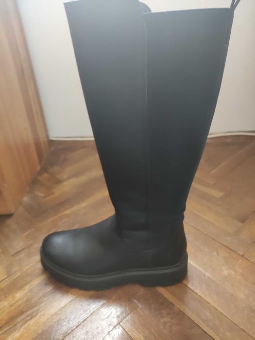 Чисто нови,кожени,черни,високи ботуши!