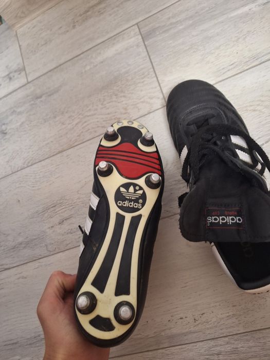 Vând ghete de fotbal profesionale(world cup)din piele