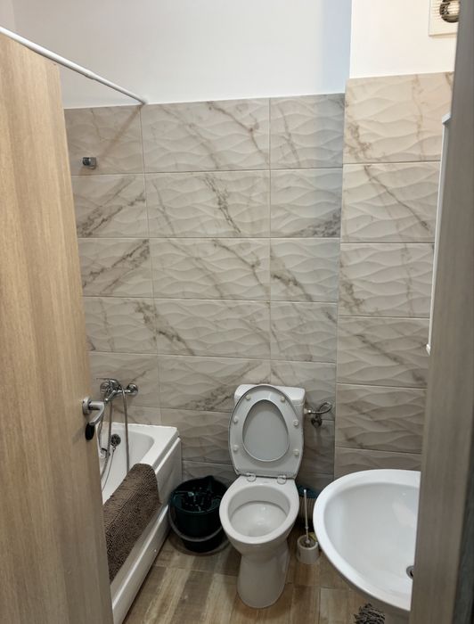 Inchiriez garsoniera in Militari Residence !