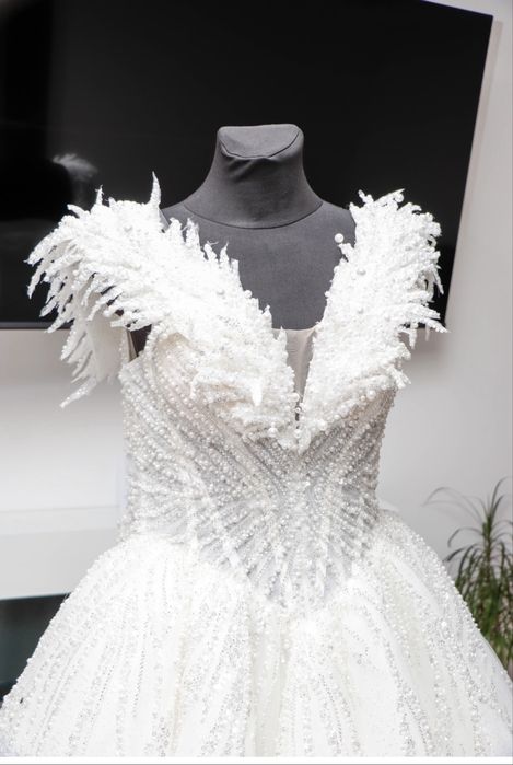 Rochie de mireasa plus pantofi plus cerc