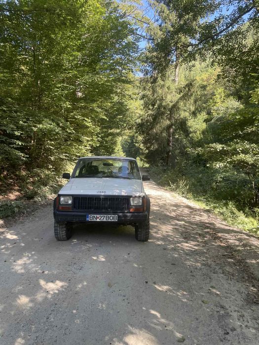 De vânzare Jeep Cherokee XJ 2.5 Diesel – 116 CP