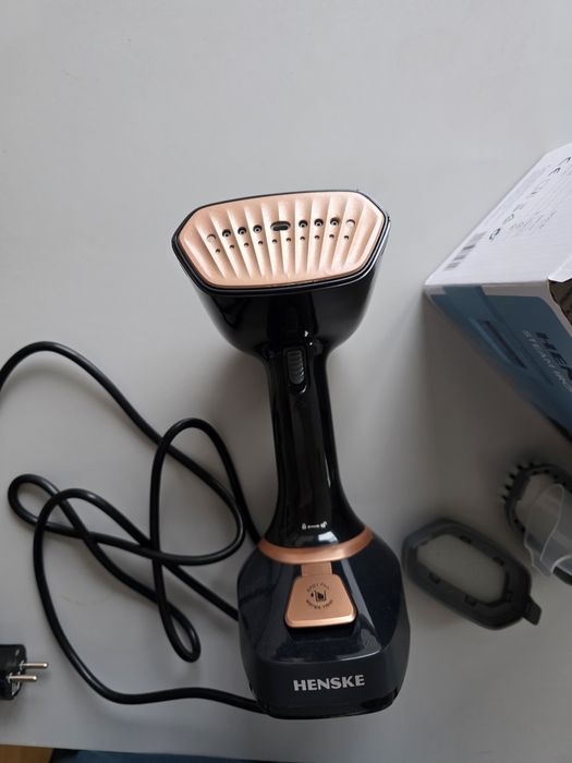 Вертикална парна ютия henske