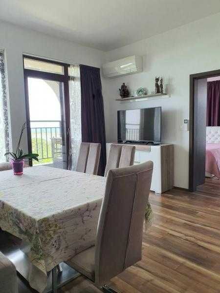 Дава се под наем Тристаен апартамент в Бургас, Зорница - 100 кв.м за 1224 € - Снимка #1