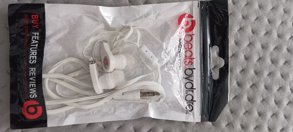 Продам наушники проводные