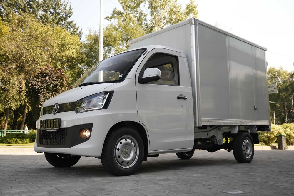 FAW T80 промтоварный фургон