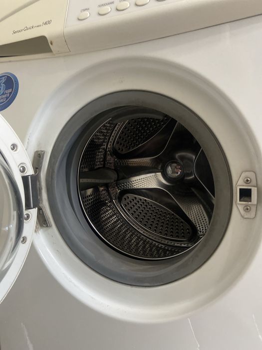 Продам стиральную  машинку автомат