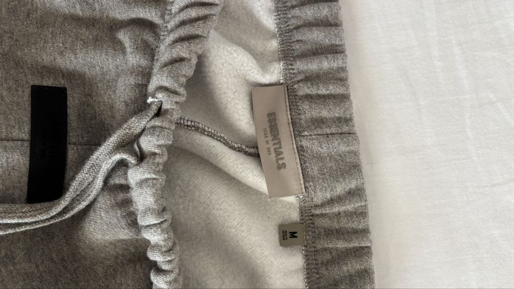 Essentials SS22 шорти (dark oatmeal)