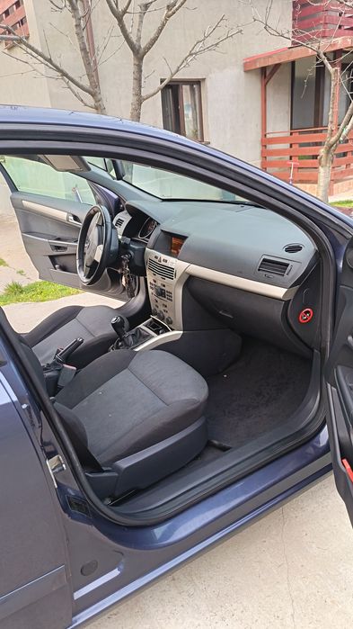 Opel Astra h. 1.9 101 model 2008