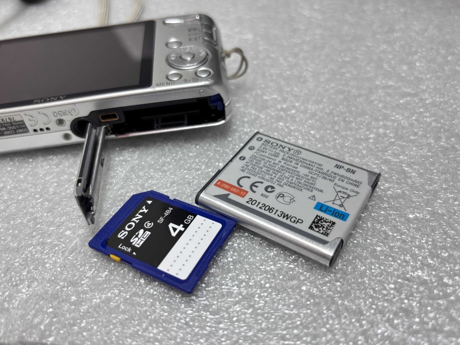 Цифров Фотоапарат Sony Cyber-shot DSC-W630