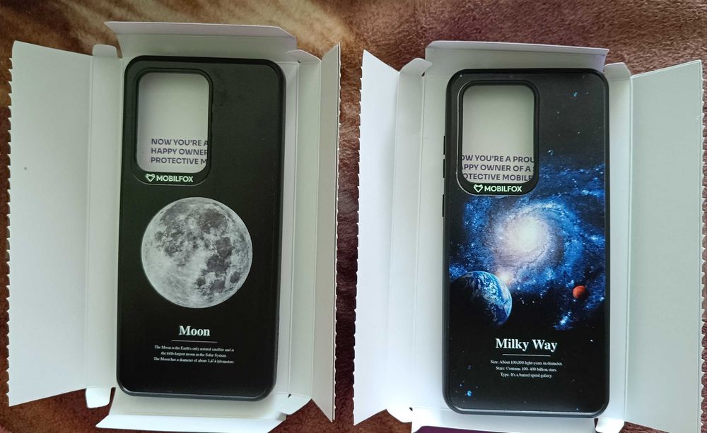 Vând 2 huse mobilfox