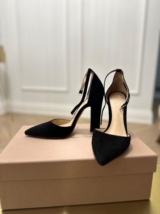 Продам босоножки