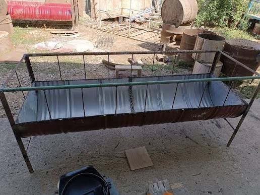 Ақыр науа, кормушка для бараны.