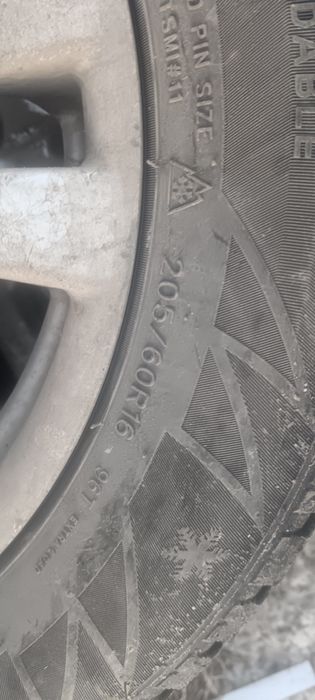 Продам резину без диска