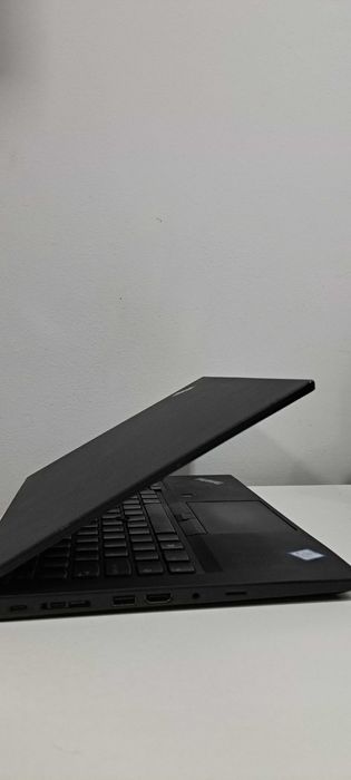 Laptop Lenovo T490 - defect