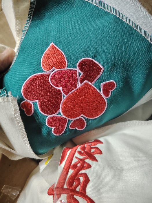 Продам вышивальную машину