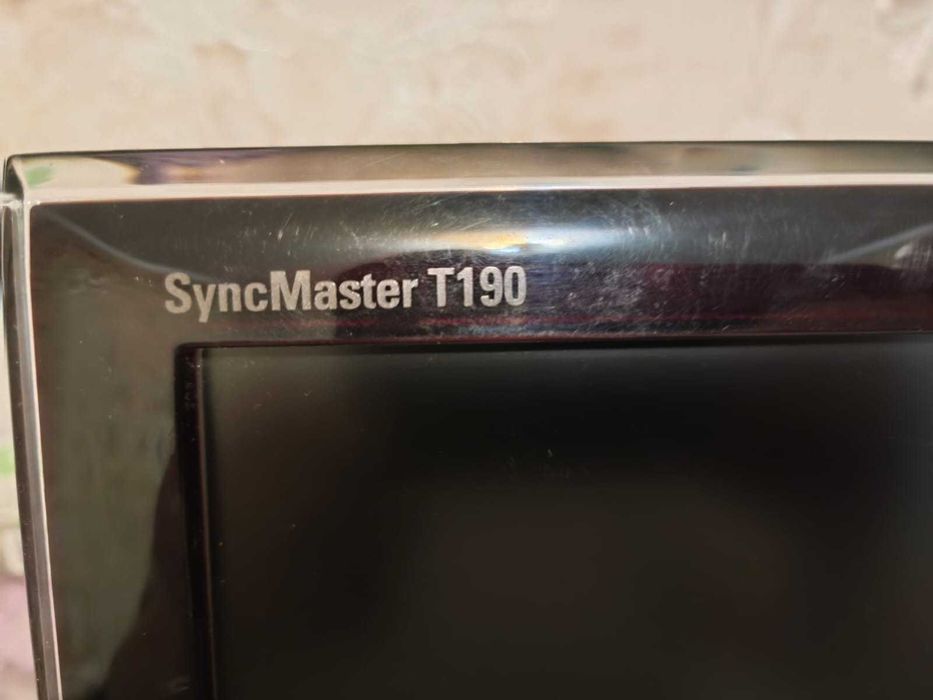 Монитор Samsung SyncMaster T190