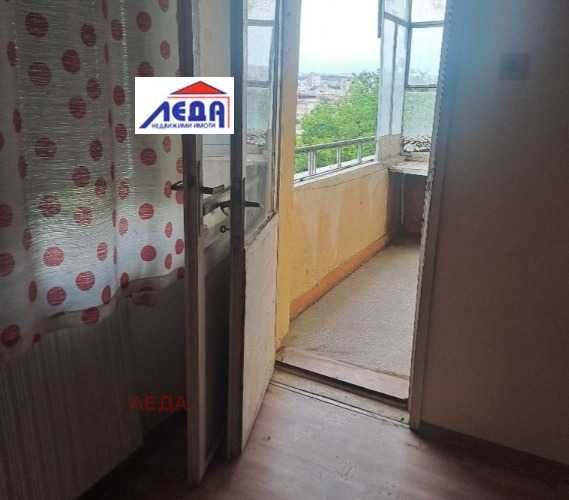 Продава се Тристаен апартамент в Плевен, 9-ти квартал - 100 кв.м за 970 €/кв.м - Снимка #7