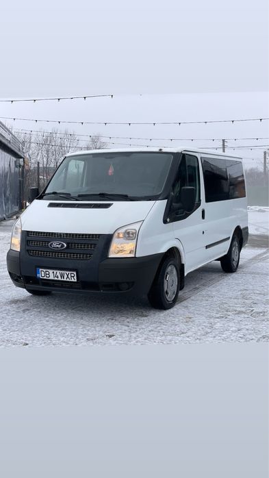 De vanzare ford transit 8+1 2013 curat