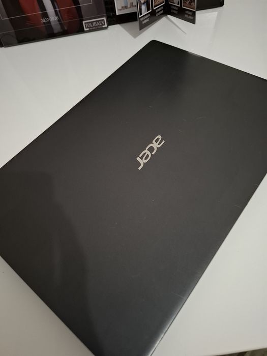 Acer ноуибук жаксы жагдайда  таза заряды жаксы шыдайды