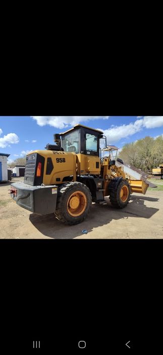 Погрузчик фронтальный