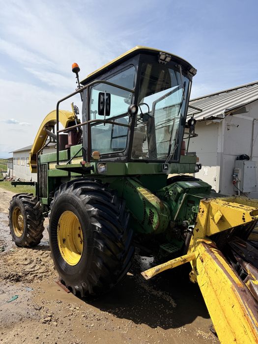 Tocator de siloz jhon deere