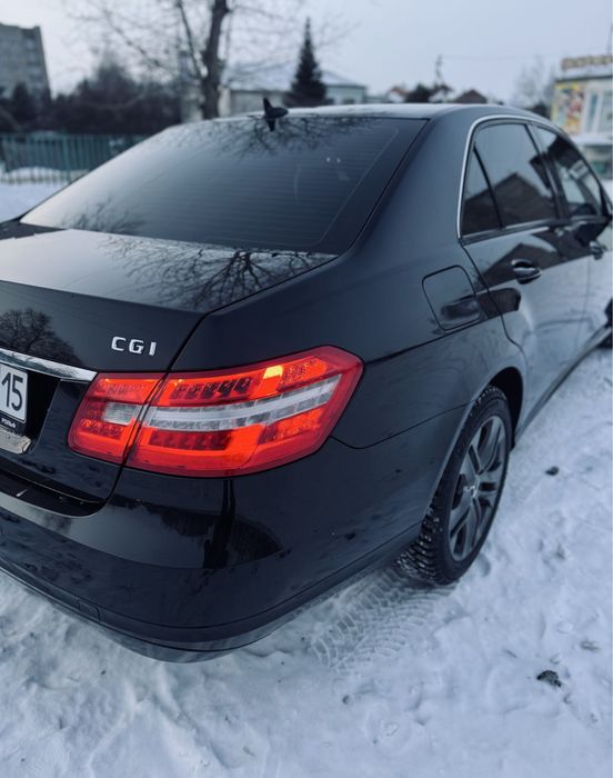 Mercedes-benz E200,2010 года