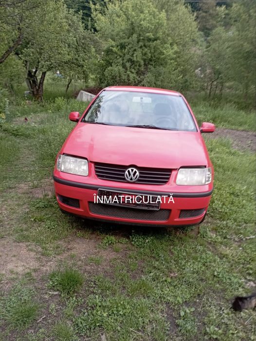 VOLKSWAGEN Polo