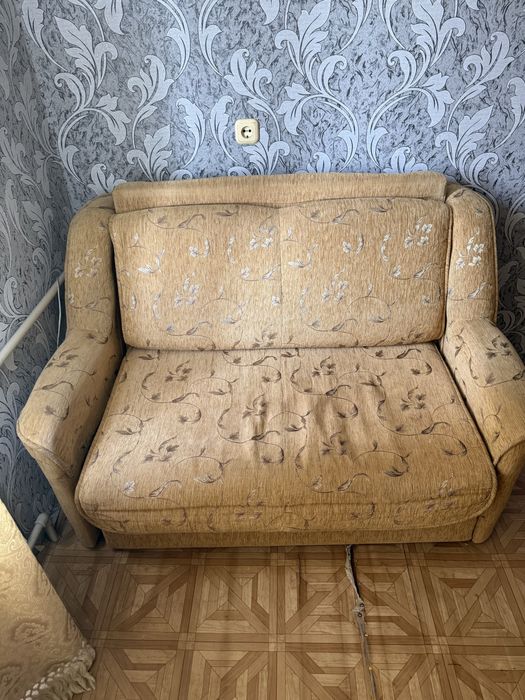 Продам диван в хорошем состтоянии