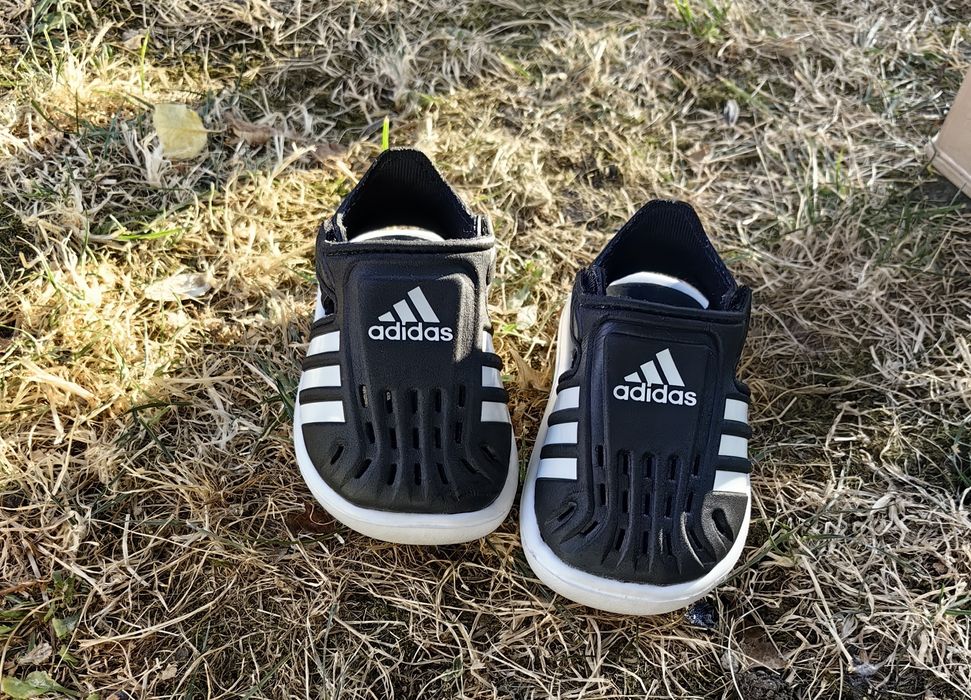 Нови Адидас за бебче