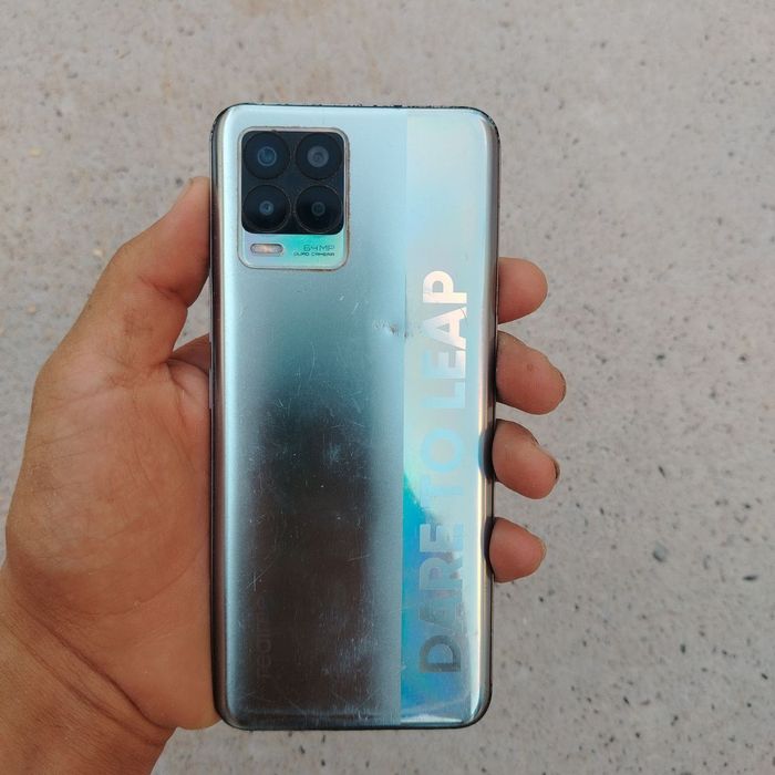 Realmi 8 usta koʻrmagan