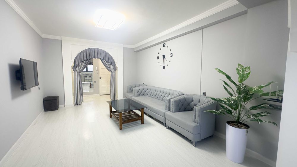 Своя посуточно ! Хамид Алимджан 13Б. Центр. Метро. Панорамный вид.